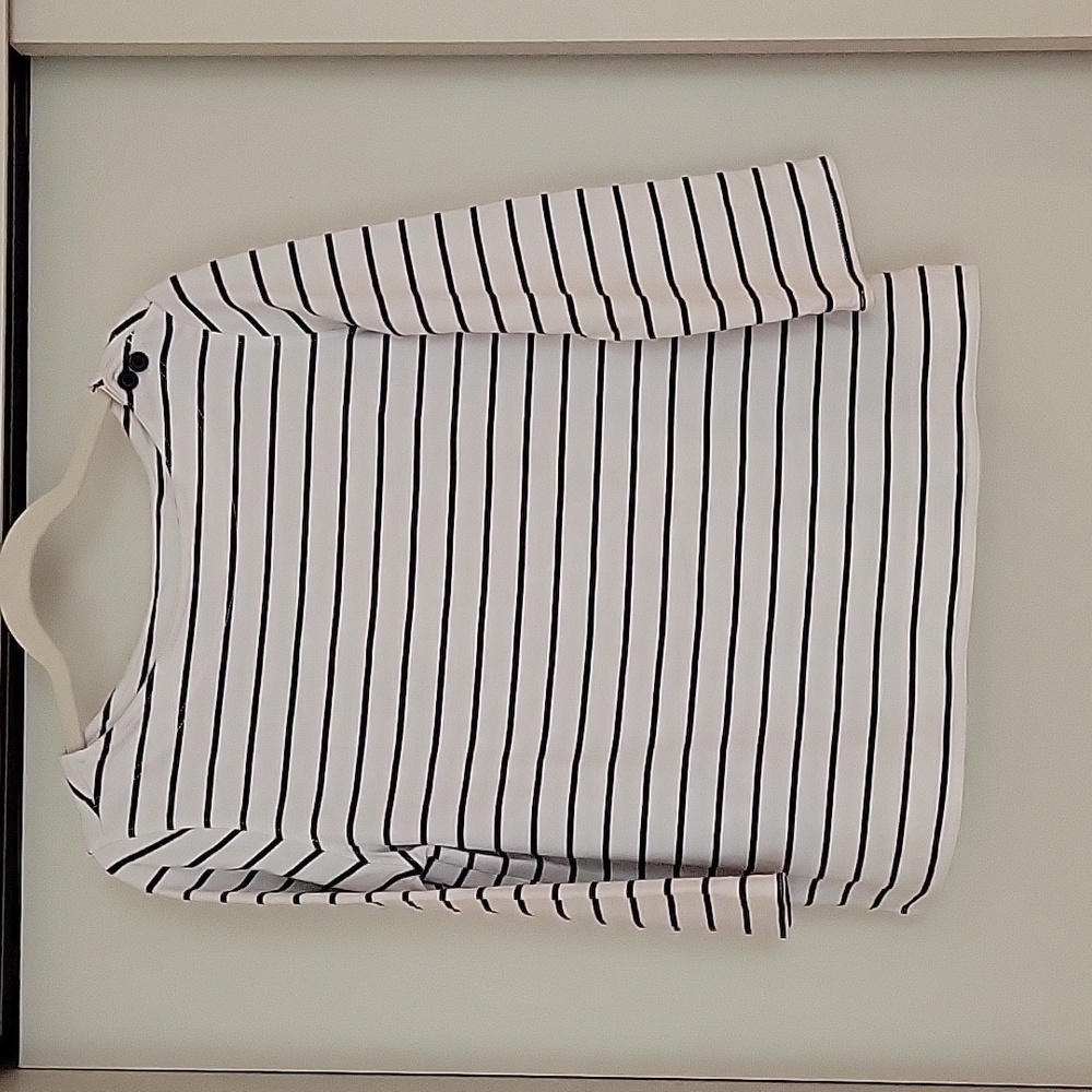 GAP Black and White Striped Top